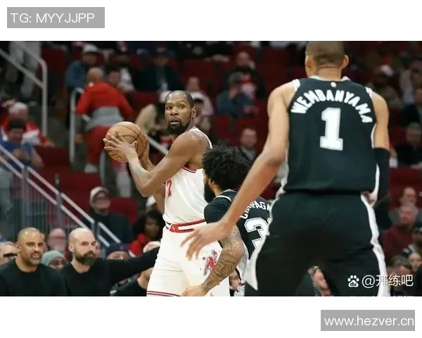 2015年NBA季后赛首轮马刺对快船第一场激战回顾与精彩瞬间分析